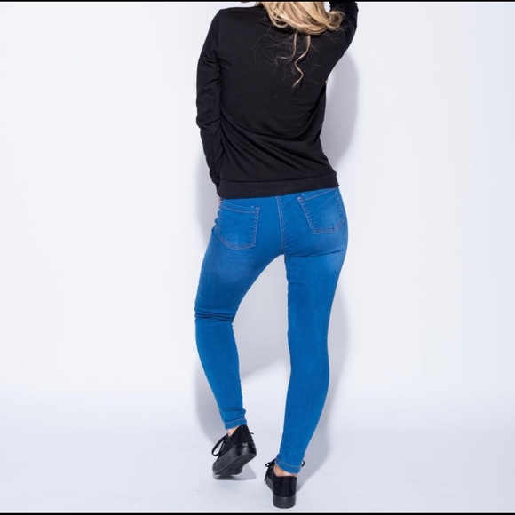 It’s A Girls World Sweatshirt - Picture 4 of 5